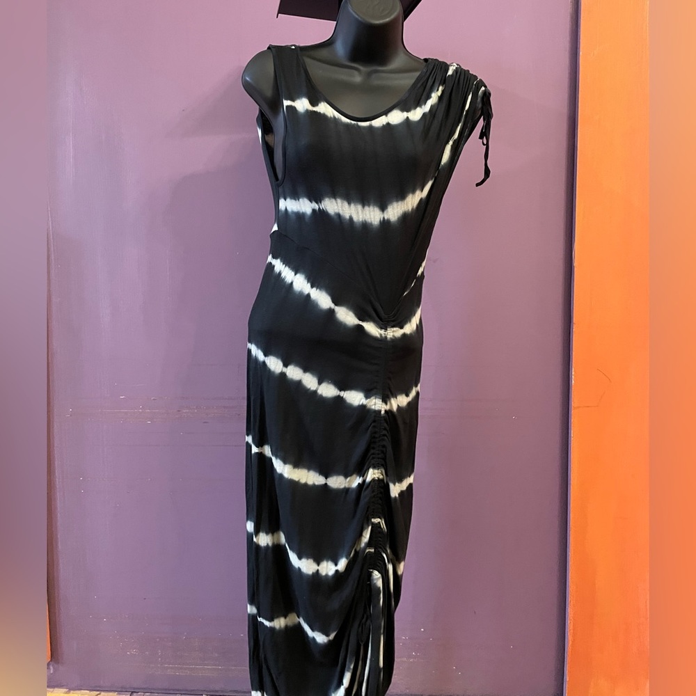 Black and white tie dye midi dress